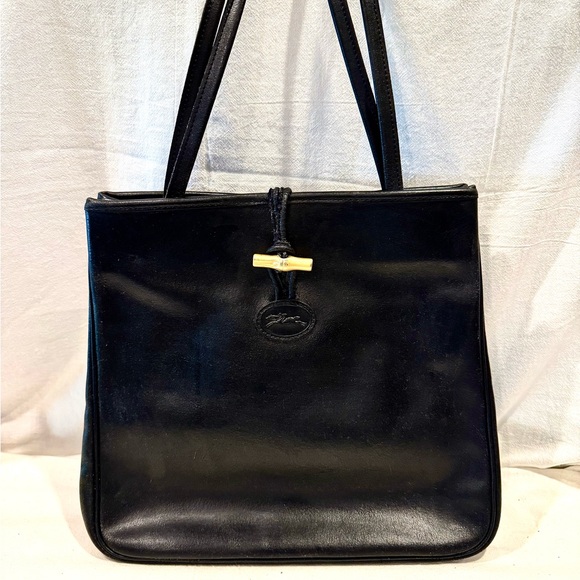 Longchamp Handbags - Longchamp EUC Soft and Smooth Truly Gorgeous Leather Tote Bag